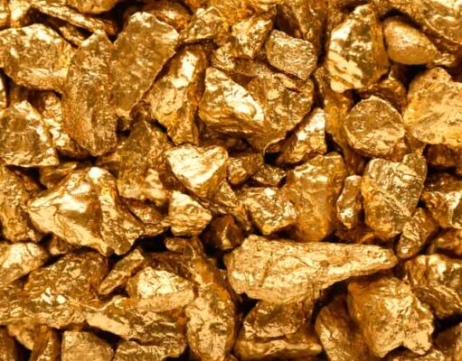 Hallan una montaña llena de oro en Africa y se desata locura total