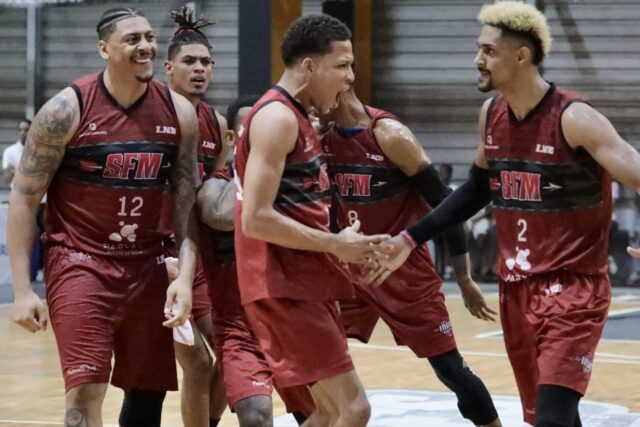 Indios celebran