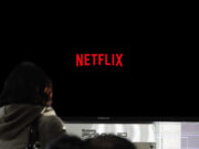 Netflix empezará a cobrar a quienes compartan cuentas desde casas distintas