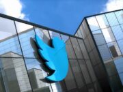 Twitter vende en subasta estatua del pájaro azul por US$ 100 mil
