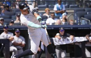 Judge abandona juego de los Yankees por rigidez en la pierna derecha