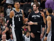 Wembanyama lleva a los Spurs a una victoria que reduce la ventaja de los Knicks en las Finales de la NBA a 2-1