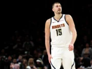Jokic quiere ser ‘Nuggets para siempre’, pero una eliminación temprana en los deja buscando más