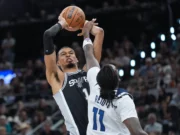 Wembanyama regresa con una actuación estelar y los Spurs vencen a los Wolves para ponerse 3-2