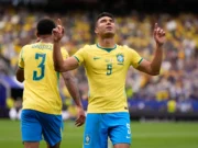 Brasil a vence a Japón por 2-1 en la Copa del Mundo