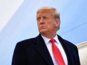 Trump llega a Irlanda entre protestas y un amplio despliegue de seguridad