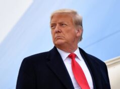 Trump llega a Irlanda entre protestas y un amplio despliegue de seguridad