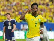 Vinícius Júnior anota dos goles y Brasil vence a Escocia por 3-0 para alcanzar la fase eliminatoria