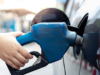 Gobierno aplica aumento de RD$3 a los combustibles regulares