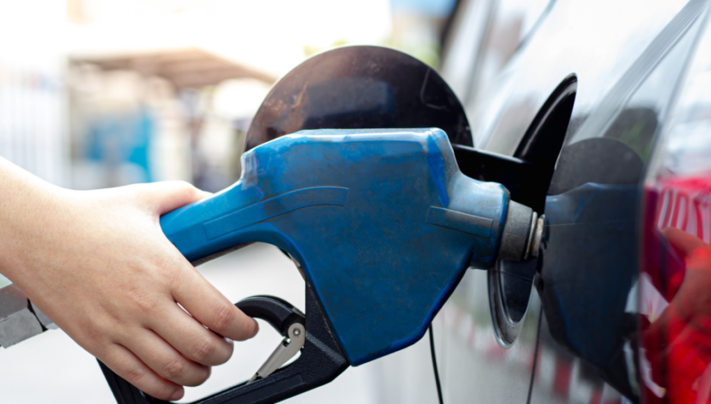 Gobierno aplica aumento de RD$3 a los combustibles regulares