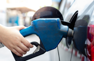 Gobierno aplica aumento de RD$3 a los combustibles regulares