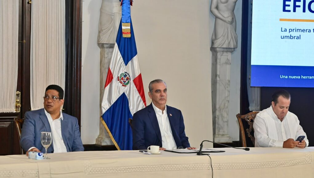 Abinader felicita a DGCP por lanzamiento de Eficompras