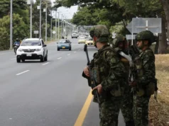 Colombia registra varios ataques con explosivos a un día de la investidura de De la Espriella, que dejan un policía muerto