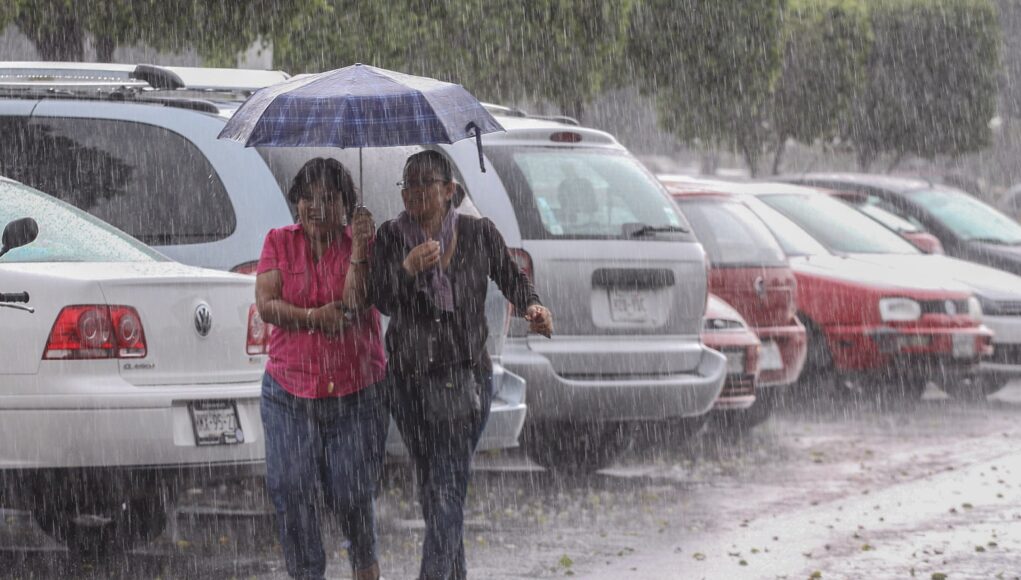 Onda tropical traerá lluvias y tronadas al país, según Indomet