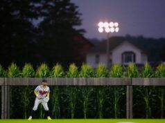 Schwarber y Nola hacen realidad la magia del Campo de los Sueños para los Filis