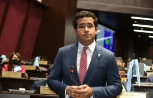 Omar Fernández cuestiona impacto migratorio en aulas
