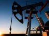 Petróleo de Texas baja un 2,1 %, hasta 80 dólares, ante optimismo por nueva ruta en Ormuz