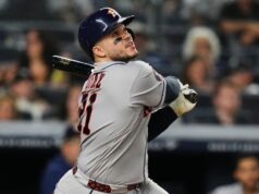 Astros reaccionan ante Yankees y ganan el primero de la era post-Brown