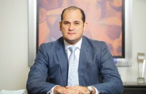 Director del INABIE admite que no exige experiencia a suplidores del almuerzo escolar