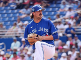 Leones contratan a los lanzadores Rees y VanScoter
