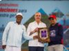 Abinader inaugura campo de béisbol Nelson Mateo en Pizarrete