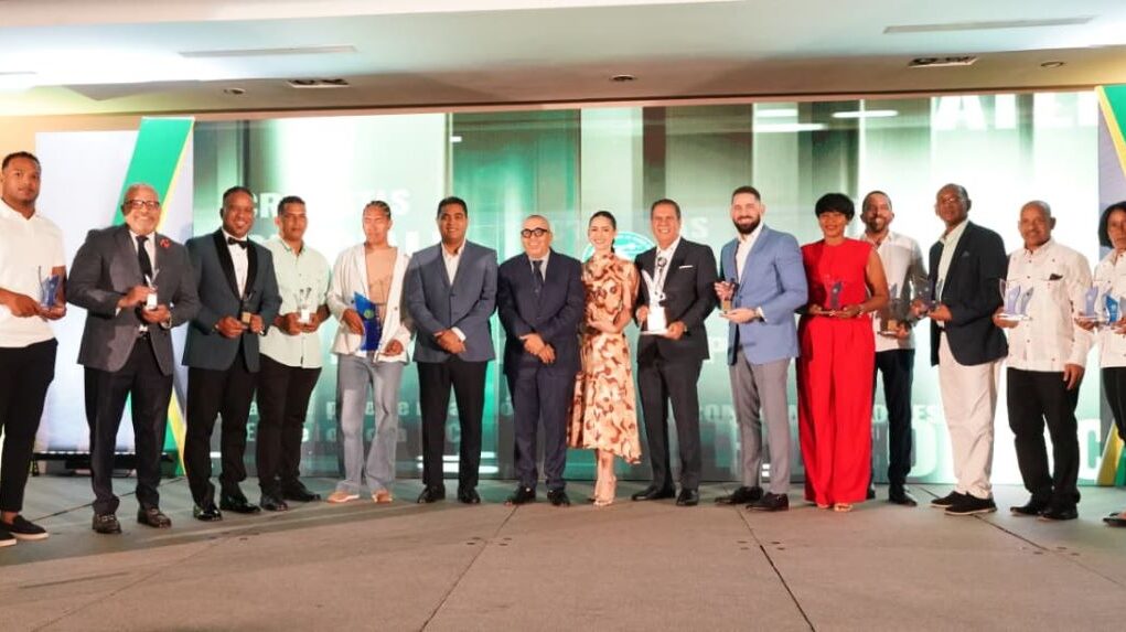 Premiación ACD: Yudelina Mejía, Atleta del Año; José Antonio Mena, Cronista del Año