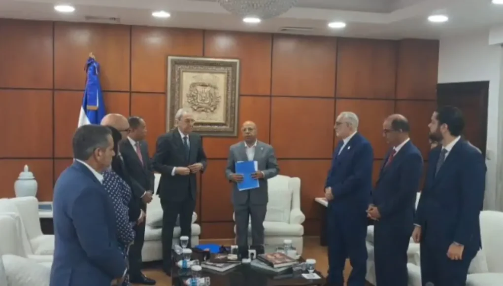 Cámara de Diputados recibe proyecto para transformar el ensanche La Fe