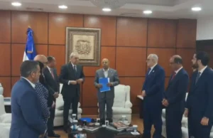 Cámara de Diputados recibe proyecto para transformar el ensanche La Fe