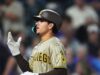 Salas hace historia con sus primeros 2 HR y Padres se afianzan en el 3er Comodín