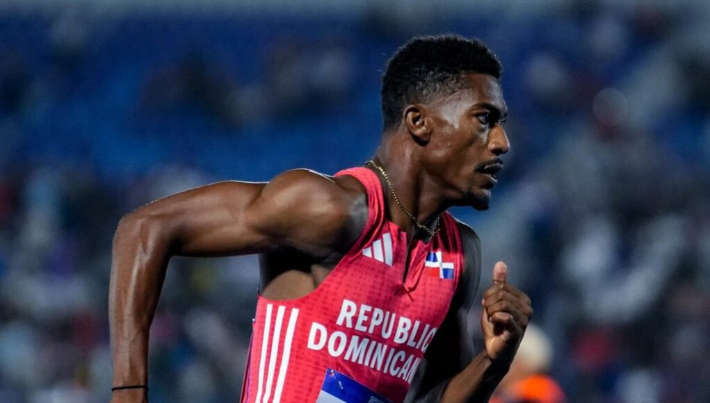 Christopher Melenciano rompe récord de 30 años en Mundial Atletismo