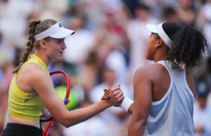 Rybakina supera a Osaka y se enfrentará a Zheng en los cuartos de final del US Open