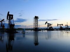Petróleo WTI sube 5.2 % tras nuevos ataques de Estados Unidos a Irán
