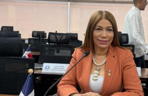 PARLACEN aprueba resolución impulsada por la diputada Silvia García para regular el uso de tecnología en niños y adolescentes