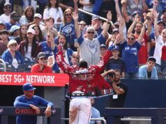 Vladdy conecta su primer jonrón del 2026 en Toronto