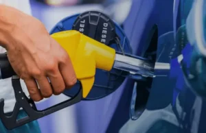 Gobierno congela precios de los principales combustibles