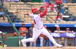Con batazo de Guzmán y pitcheo intransitable, Leones blanquean a Toros