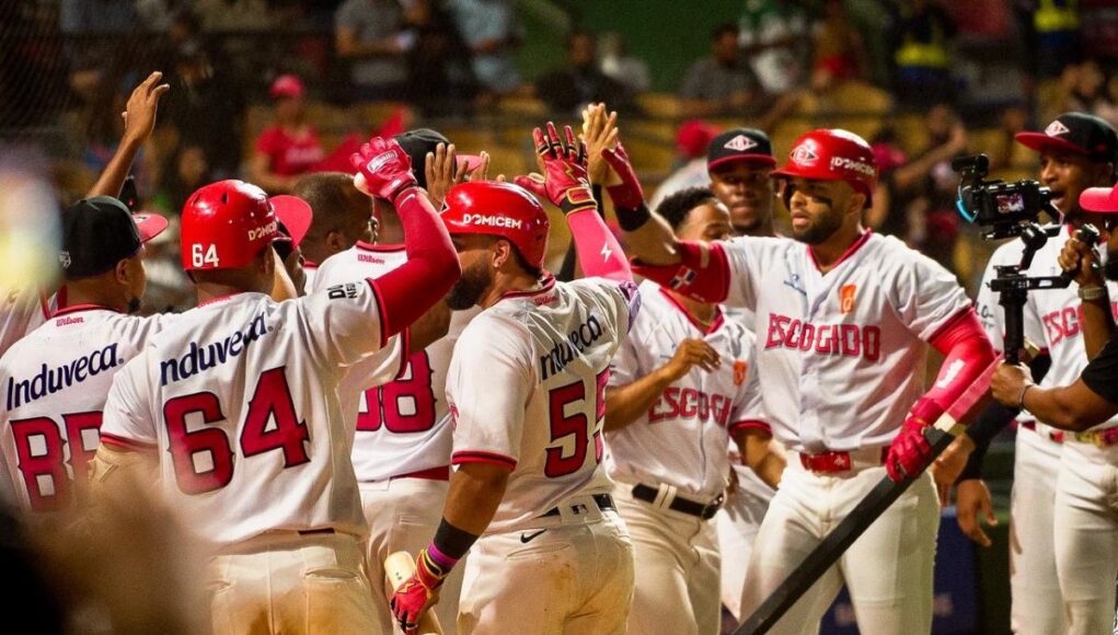 Escogido consigue su primer triunfo; Licey castiga a Gigantes; Toros derrotan Águilas