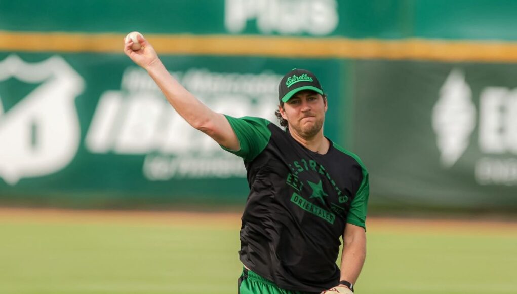 Trevor Bauer se integra a las Estrellas Orientales