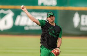 Trevor Bauer se integra a las Estrellas Orientales
