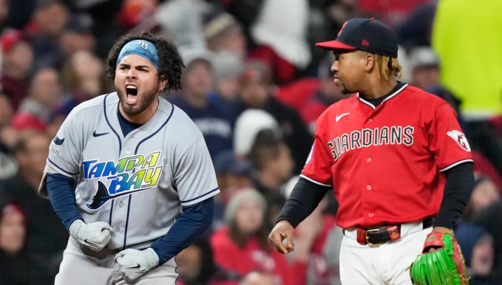 Los Rays aprovechan los errores de los Guardians y ganan 7-3 para empatar la Serie de Campeonato