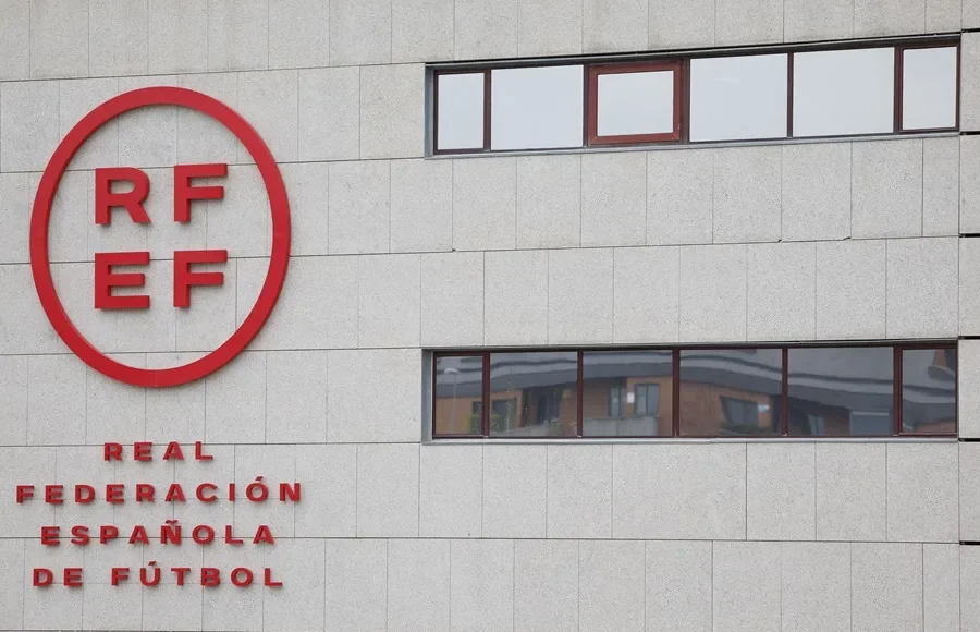 Federación española de fútbol aplaza 24 partidos de la Copa del Rey tras accidente de tren