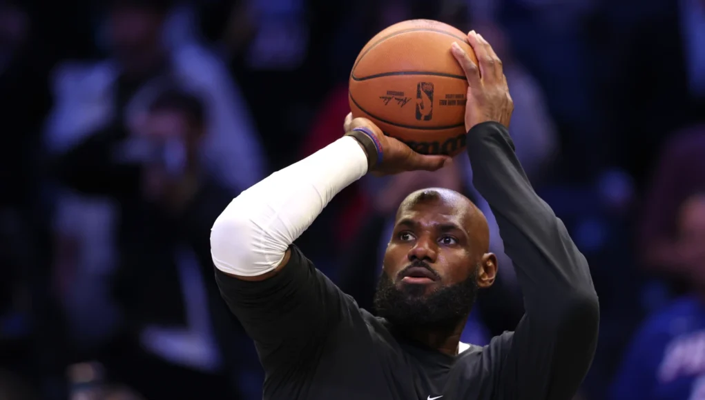 LeBron James inicia una nueva etapa con los 76ers