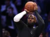 LeBron James juega por primera vez con los Philadelphia 76ers