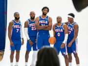 LeBron James ofreció un espectáculo en el partido de práctica de los Sixers