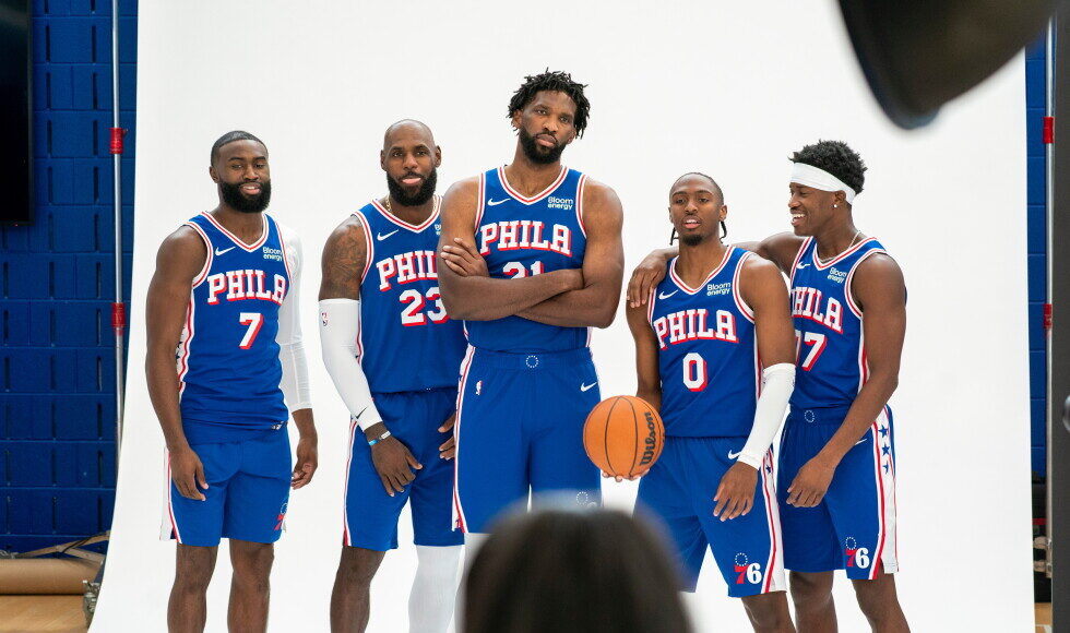 LeBron James ofreció un espectáculo en el partido de práctica de los Sixers
