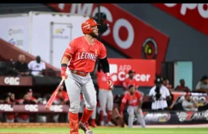 Escogido sigue imparable; Águilas estropea debut Bauer; Licey vence Toros