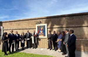 Abinader pide al pueblo dominicano orar por la salud del papa León XIV desde el Vaticano